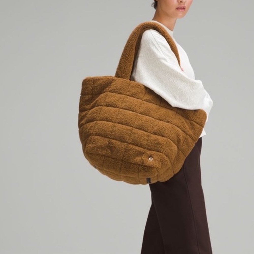 NWOT Lululemon Shearling Quilted Tote 26L